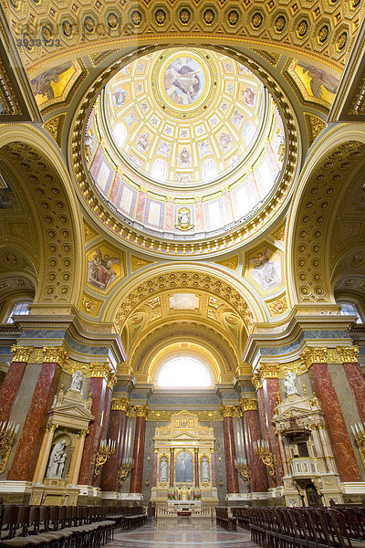 Innenansicht der Stephans Basilika  Budapest  Ungarn  Osteuropa