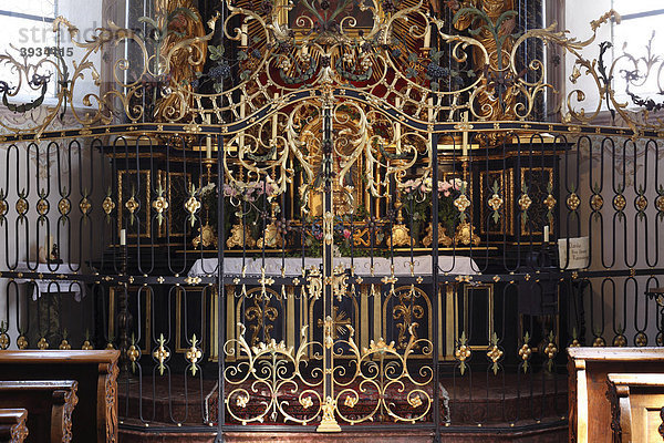 Rokoko-Gitter in Liebfrauenkirche  Kitzbühel  Tirol  Österreich  Europa