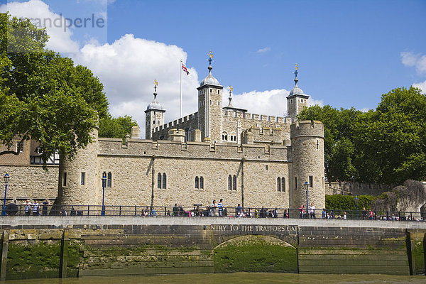 Traitor's Gate Tor des Tower of London  Königlicher Palast und Festung  Blick von der Themse  Tower Hamlets  Docklands  London  England  Vereinigtes Königreich  EuropaKönigreich  Europa