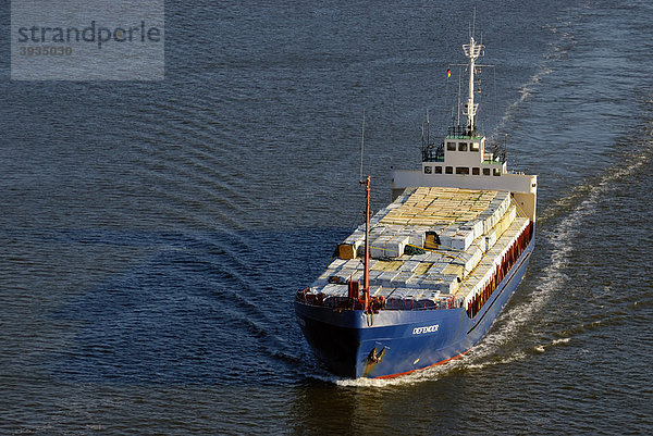 Stückgutschiff  Stückgutfrachter  auf dem Nord-Ostsee-Kanal  Kiel  Schleswig-Holstein  Deutschland  Europa