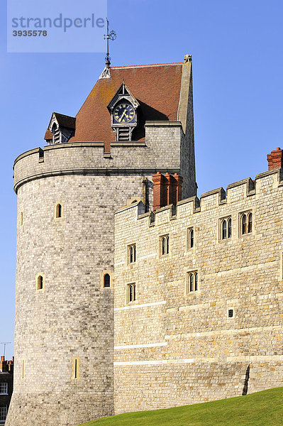 Der Glockenturm vom Schloss Windsor  Grafschaft Berkshire  England  Großbritannien  Europa