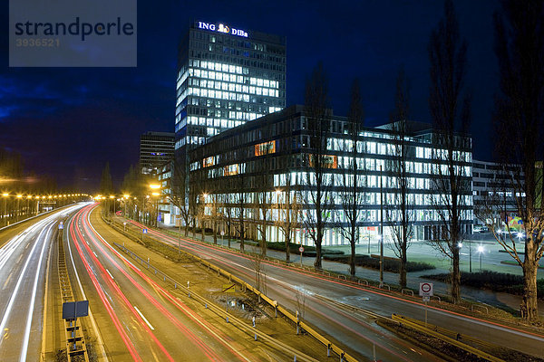 Blick auf ein Geschäftshaus der Ing DiBa von der A 661  Frankfurt  Hessen  Deutschland  Europa