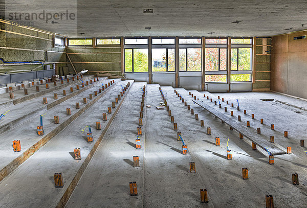 Beton-Sanierung und Bauarbeiten in einem Hörsaal des Hauptgebäudes der HSG Universität St. Gallen  Schweiz  Europa