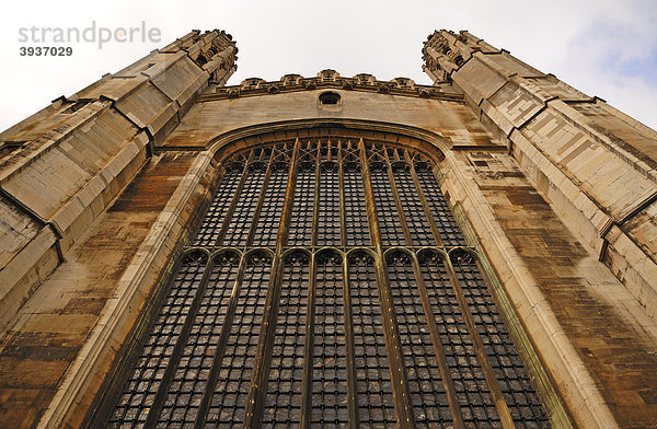 Fassade der King's College Chapel von der King's Parade aus gesehen  Cambridge  Cambridgeshire  England  Großbritannien  Europa