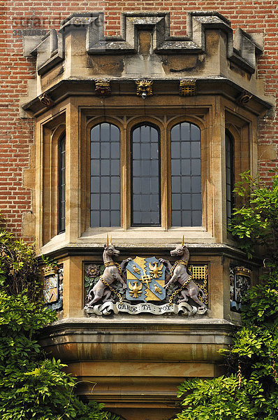 Alter Erker mit Wappen vom Magdalene College  1428  Magdalene Street  Cambridge  Cambridgeshire  England  Großbritannien  Europa