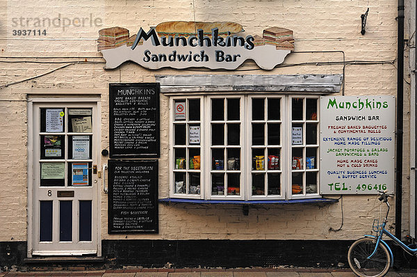 Englische Sandwich Bar von außen  St. Ives  Cambridgeshire  England  Großbritannien  Europa