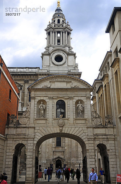 Tor zur alten City of London  7 Warwick Court  hinten St. Paul's Cathedral  London  England  Großbritannien  Europa