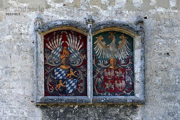 Bayerisch-polnisches Allianzwappen auf dem Georgstor  1494  an der Burg  Burg Nr. 48  Burghausen  Oberbayern  Deutschland  Europa