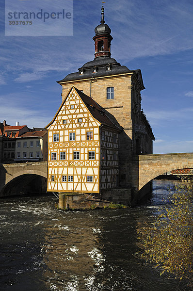 Altes Rathaus  Mitte 15. Jhd.  in der Regnitz  Obere Brücke 1  Bamberg  Oberfranken  Bayern  Deutschland  Europa