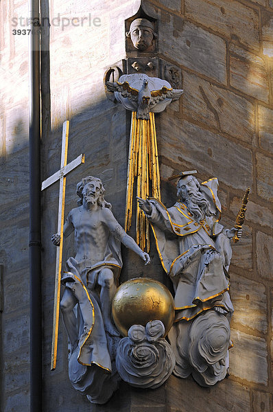 Heiligenfiguren an einer Hausecke  Karolinenstraße  Bamberg  Oberfranken  Bayern  Deutschland  Europa