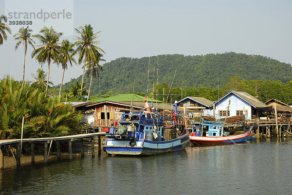 Fischerboot  Dorf in der Salak Phet Bucht  Insel Koh Chang  Nationalpark Mu Ko Chang  Trat  Golf von Thailand  Thailand  Asien