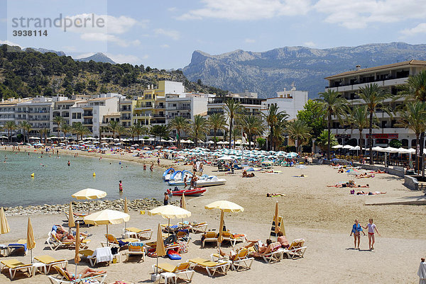 Bucht mit Strand  Playa Puerto Soller  Port de Soller  Mallorca  Balearen  Balearische Inseln  Mittelmeer  Spanien  Europa