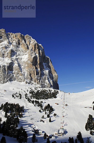 Skipiste bei Santa Cristina  Wolkenstein  Langkofel  Sella Ronda  Gröden  Südtirol  Italien  Europa