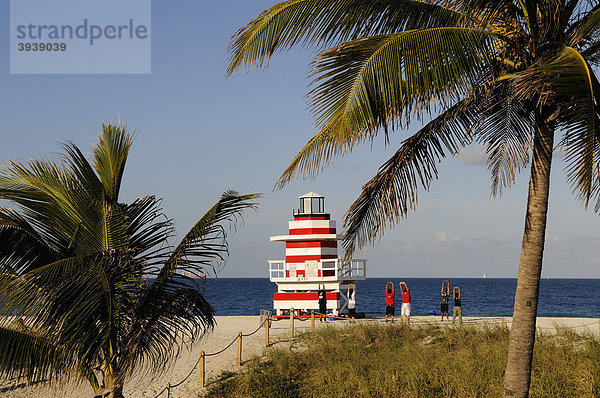 Lifeguard Tower  Strandwachturm  Miami South Beach  Art Deco District  Florida  USA