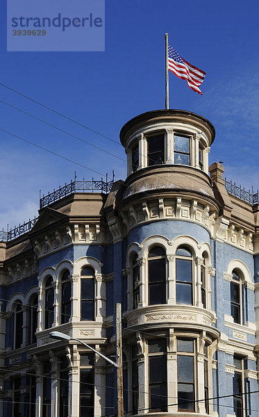 Amerikanische Flagge auf Gebäude  Port Townsend  Washington State  USA