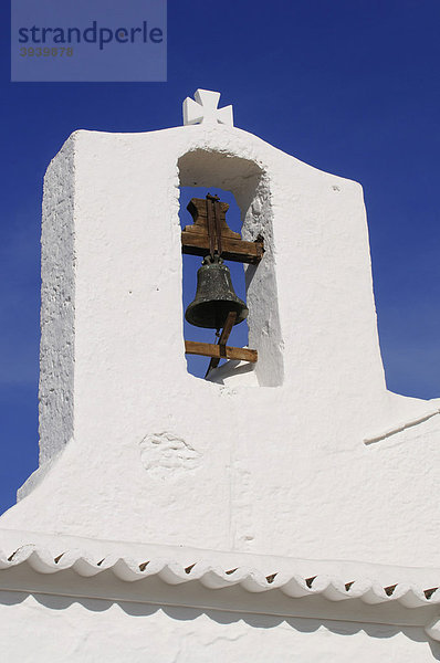 Glockenturm  Wehrkirche Parroquia de Sant Carles de Peralta  Ibiza  Pityusen  Balearen  Spanien  Europa