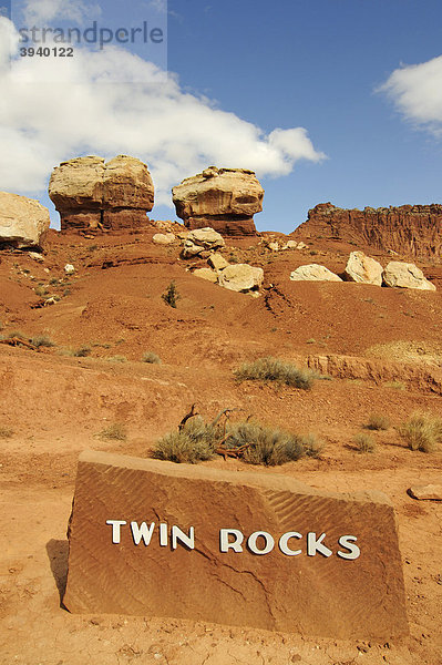 Twin Rocks  Capitol Reef Nationalpark  Utah  USA