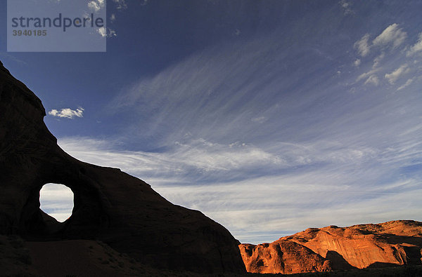 Window Arch  Monument Valley  Navajo Tribal Lands  Utah  USA