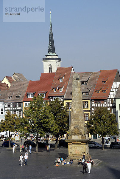 Domplatz mit Obelisk  Erfurt  Freistaat Thüringen  Deutschland  Europa