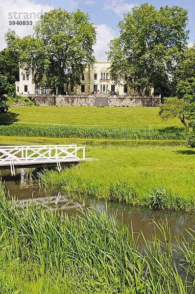 Park nach Plänen von Peter Joseph LennÈ von Schloss und Hotel Kittendorf  Mecklenburg-Vorpommern  Deutschland  Europa