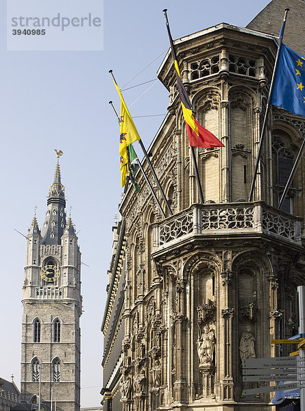 Blick auf Rathaus mit Belfried Turm in Gent  Flandern  Belgien  Europa
