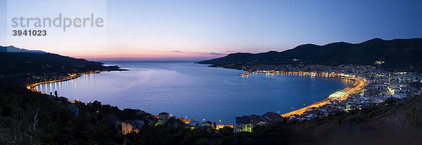 Panorama der Bucht von Samos-Stadt auf der griechischen Insel Samos  östliche Ägäis  Griechenland  Europa