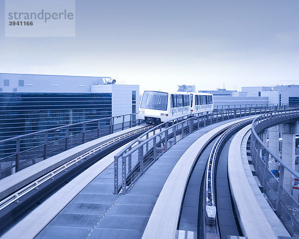 SkyLine-Hochbahn zwischen Terminal 1 und Terminal 2 des Flughafens Frankfurt am Main  Hessen  Deutschland  Europa