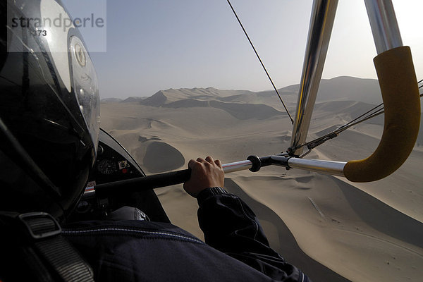 Ultraleichtflug über die Wüste Gobi  Luftbild der Sanddünen in der Wüste Gobi  Seidenstraße  Dunhuang  Gansu  China  Asien