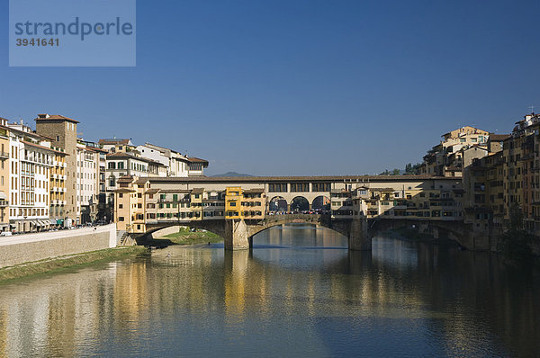 Ponte Vecchio  Arno Fluss  Florenz  Toskana  Italien  Europa