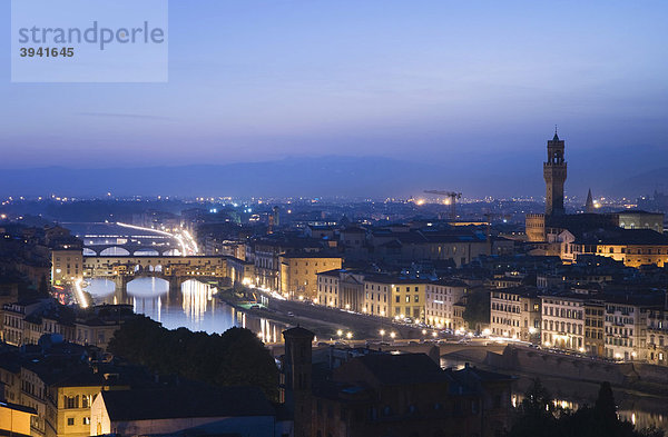 Stadtpanorama  Nacht  Florenz  Toskana  Italien  Europa