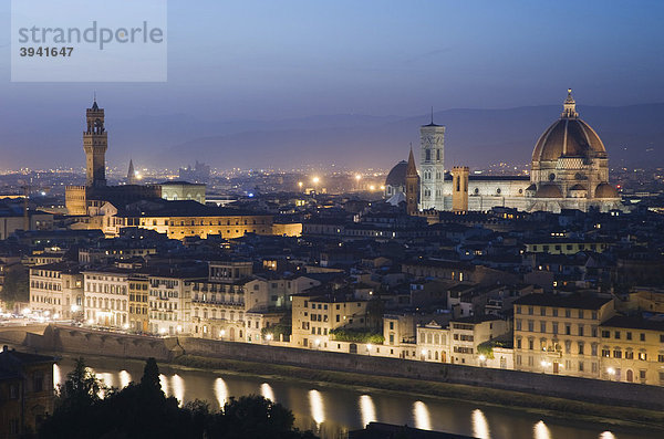 Stadtpanorama mit Dom  Nacht  Florenz  Toskana  Italien  Europa