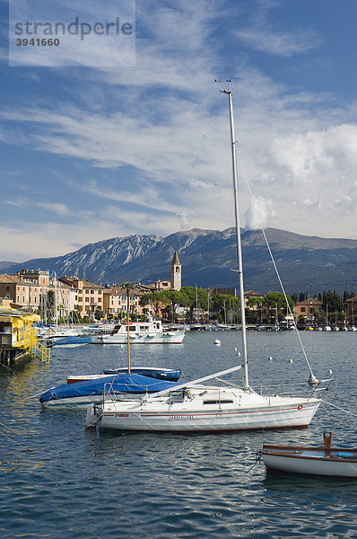 Uferpromenade  Maderno  Gardasee  Lago di Garda  Lombardei  Italien  Europa