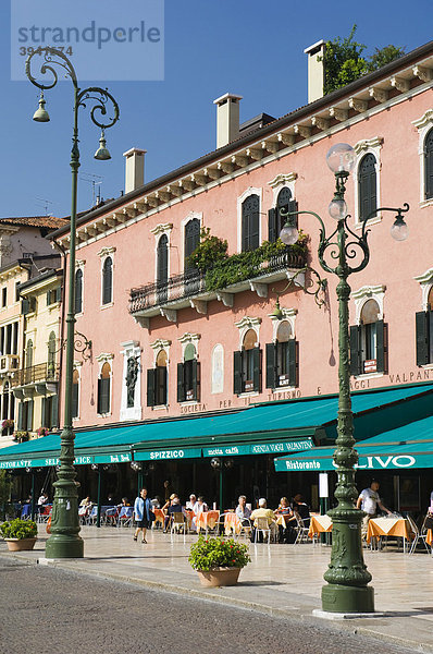 Piazza Bra  Restaurant  Verona  Venetien  Italien  Europa