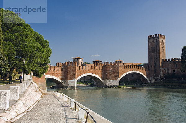 Ponte Scaligero  Castelvecchio  Fluss Etsch  Verona  Venetien  Italien  Europa
