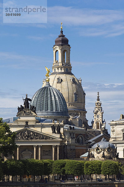 Frauenkirche  Akademie der Künste  Dresden  Sachsen  Deutschland  Europa
