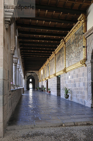 Arkaden  Kloster Santo Domingo  Cusco  Inkasiedlung  Quechuasiedlung  Peru  Südamerika  Lateinamerika