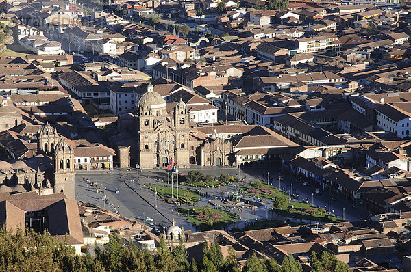 Plaza de Armas Cusco  Blick auf Cusco  Sacsayhuaman  Inkasiedlung  Quechuasiedlung  Peru  Südamerika  Lateinamerika