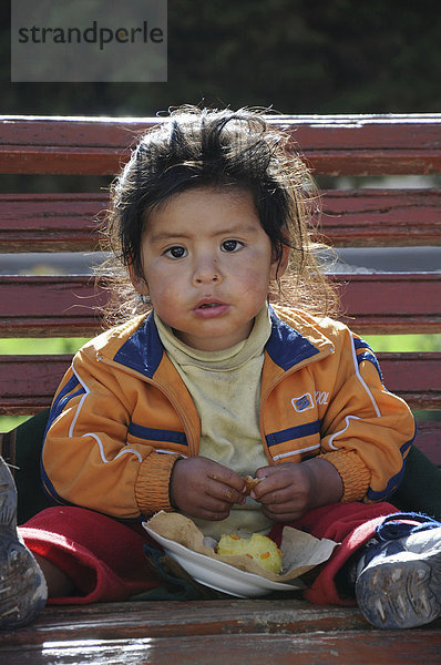 Kind  Andahuaylillas  Inkasiedlung  Quechuasiedlung  Peru  Südamerika  Lateinamerika