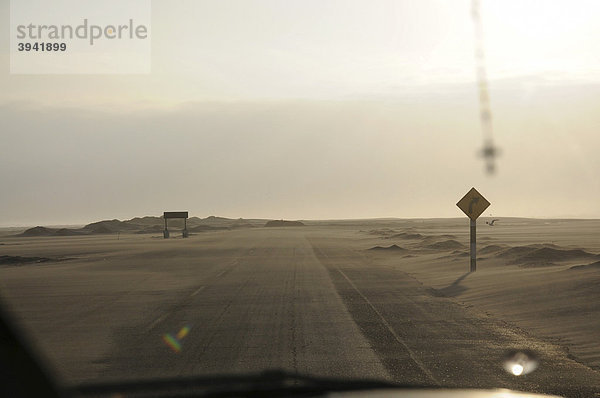 Verwehung  Sanddünen  Nähe Tanaca  Panamericana  Peru  Südamerika  Lateinamerika