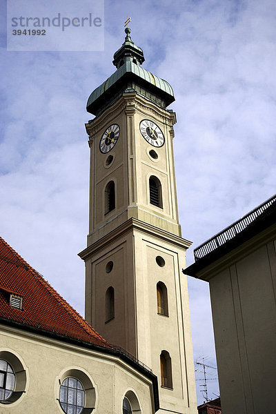 Heilig-Geist-Kirche  Glockenturm  Kirchturm  München  Oberbayern  Deutschland  Europa