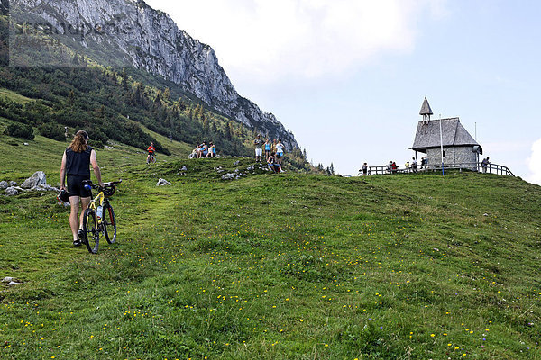 Kapelle auf der Steinlingalm  Kampenwand  Chiemgau  Oberbayern  Deutschland  Europa