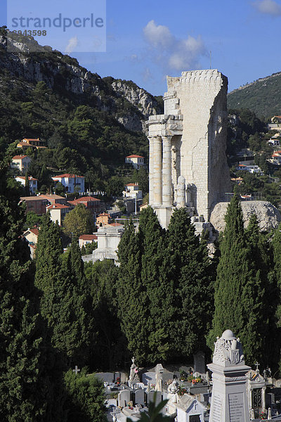 Triumphdenkmal für Kaiser Augustus  TrophÈe des Alpes  errichtet ca. 12 v. Chr. zur Feier der Eroberung der Provence durch das römische Reich  La Turbie  CÙte d'Azur  Alpes Maritimes  Frankreich  Europa