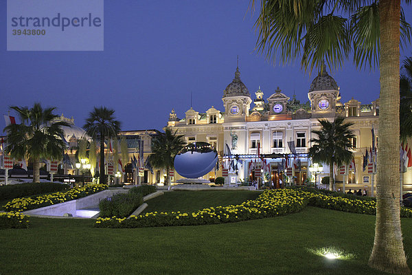 Kasino und Oper Monte Carlo bei Dämmerung  Architekt Charles Garnier  Fürstentum Monaco  CÙte d'Azur  Europa
