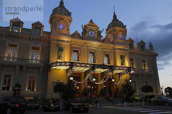 Kasino und Oper Monte Carlo in der Dämmerung  Architekt Charles Garnier  Fürstentum Monaco  Europa