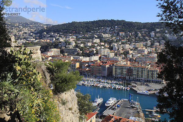 Hafen Nizza  gesehen vom Schlossberg  Nice  DÈpartement Alpes Maritimes  RÈgion Provence Alpes CÙte d'Azur  Südfrankreich  Frankreich  Europa