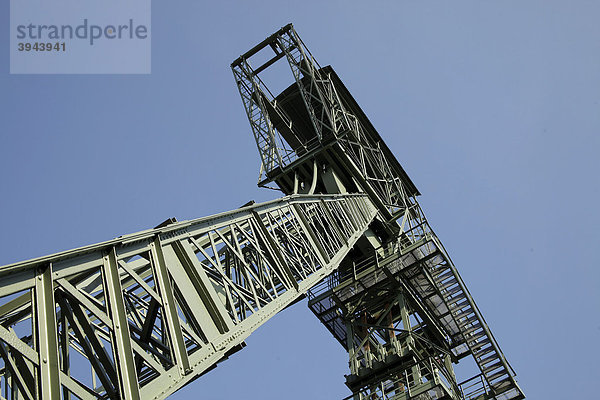Förderturm der der Zeche Zollern in Dortmund  Teil der Route der Industriekultur durchs Ruhrgebiet in Nordrhein-Westfalen  Deutschland  Europa