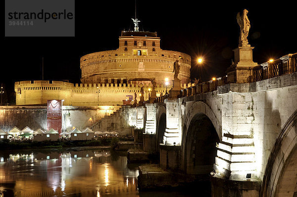 Engelsburg  Castel Sant' Angelo  Engelsbrücke  Rom  Latium  Italien  Europa