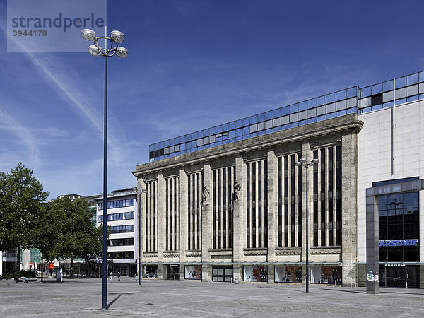 Fassade des ehemaligen Kaufhauses Theodor Althoff  heute Karstadt-Warenhaus  Dortmund  Nordrhein-Westfalen  Deutschland  Europa