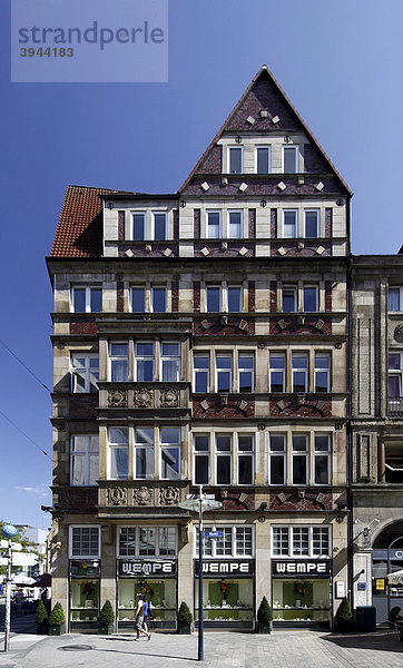 Historisches Geschäftshaus am Ostenhellweg  Innenstadt  Dortmund  Nordrhein-Westfalen  Deutschland  Europa