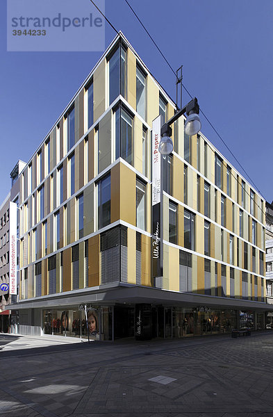 Modernes Geschäftshaus am Ostenhellweg  Dortmund  Nordrhein-Westfalen  Deutschland  Europa